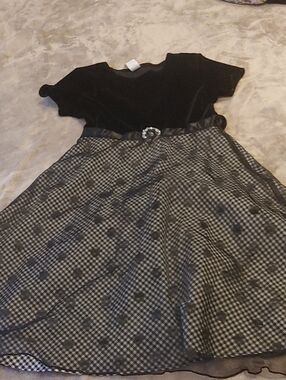 ✅$10 Add On YOUNGstreet Girls Black Velvet and Gingham Fit-and-Flare Dress Sz 6X